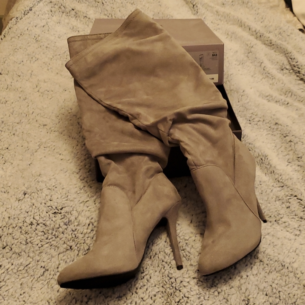 Jennifer Lopez, Audrey heeled boots